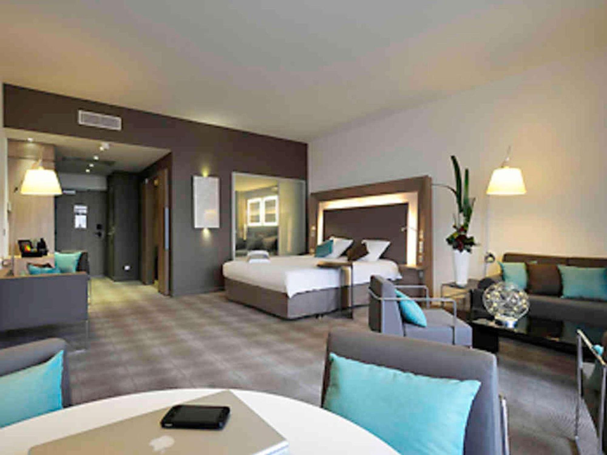 Novotel Avignon Centre Esterno foto