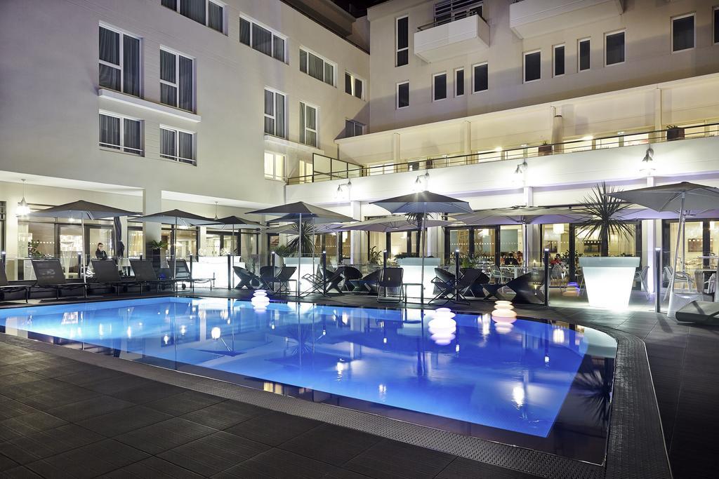 Novotel Avignon Centre Esterno foto