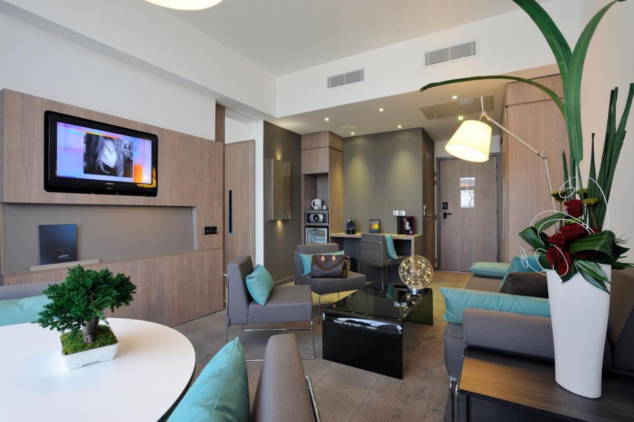 Novotel Avignon Centre Esterno foto